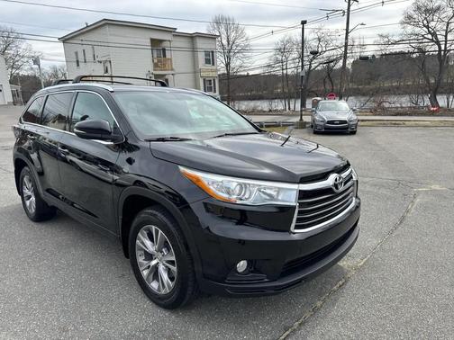 Attitude Black Metallic 2015 Toyota Highlander XLE