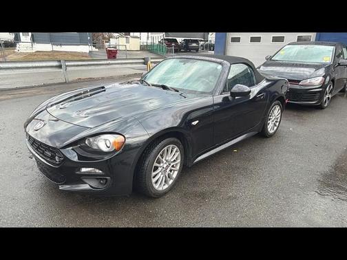 Nero Cinema Jet Black 2017 FIAT 124 Spider Base