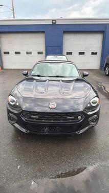 Nero Cinema Jet Black 2017 FIAT 124 Spider Base