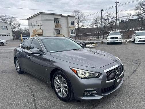 2015 INFINITI Q50 Premium