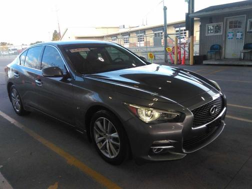 2015 INFINITI Q50 Premium