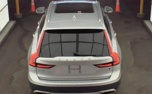 2017 Volvo V90 Cross Country T6