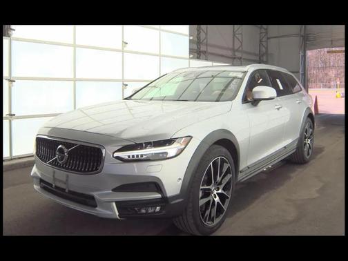 2017 Volvo V90 Cross Country T6