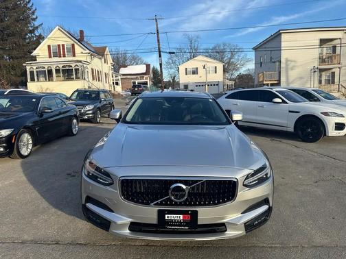 2017 Volvo V90 Cross Country T6