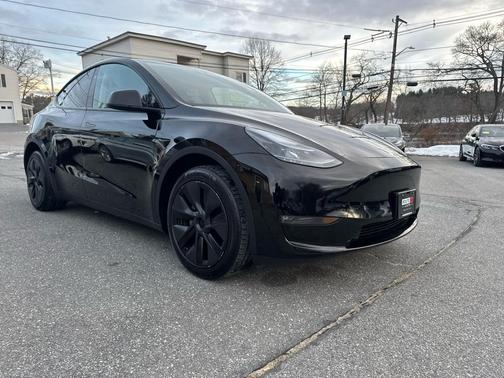 2024 Tesla Model Y Long Range Dual Motor All-Wheel Drive