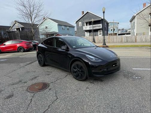 2024 Tesla Model Y Long Range Dual Motor All-Wheel Drive