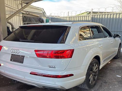 2017 Audi Q7 3.0T Premium