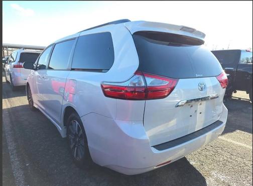 2019 Toyota Sienna XLE Premium