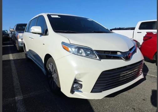 2019 Toyota Sienna XLE Premium