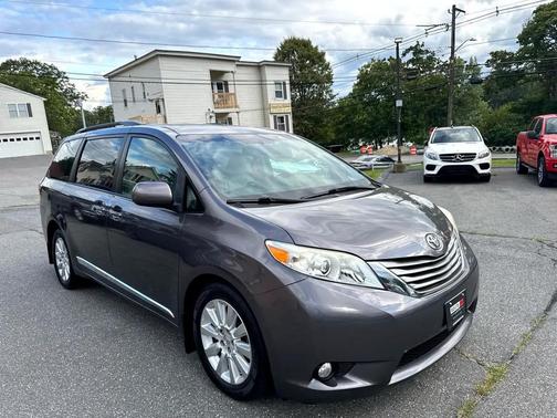 2015 Toyota Sienna XLE