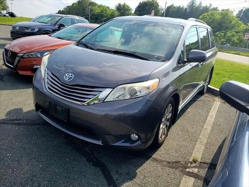 2015 Toyota Sienna XLE