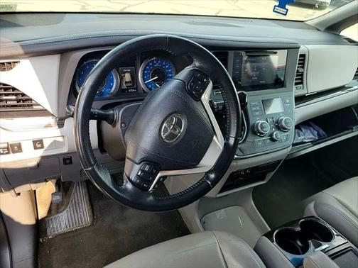 2015 Toyota Sienna XLE