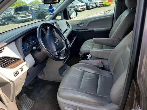 2015 Toyota Sienna XLE