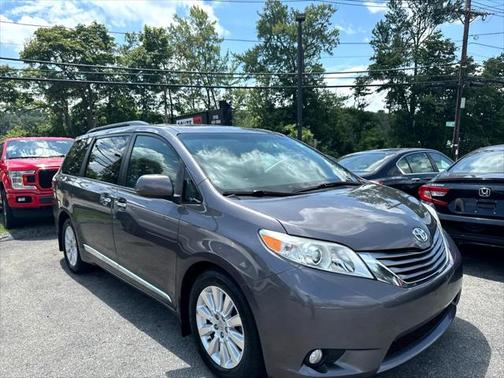 2015 Toyota Sienna XLE
