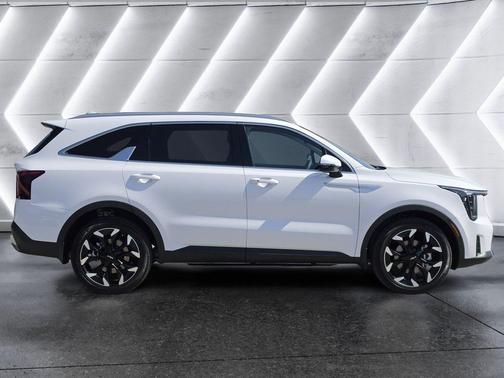 Glacial White Pearl 2026 Kia Sorento EX