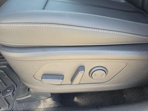 Glacial White Pearl 2026 Kia Sorento EX