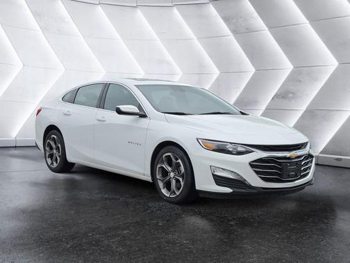 Summit White 2024 Chevrolet Malibu FWD 1LT