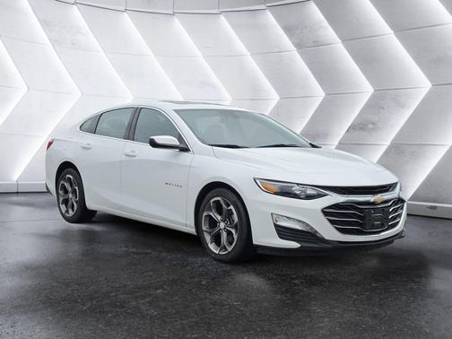 Summit White 2024 Chevrolet Malibu FWD 1LT