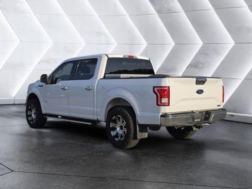 Oxford White 2017 Ford F-150 XLT