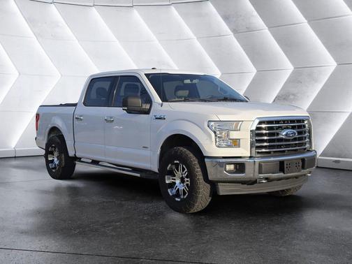 Oxford White 2017 Ford F-150 XLT
