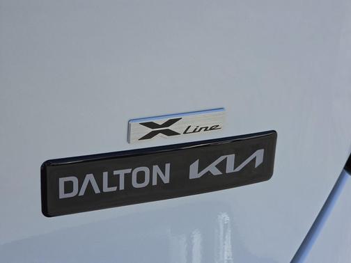 Snow White Pearl 2027 Kia Seltos X-Line S