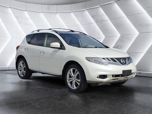 Glacier Pearl 2011 Nissan Murano LE
