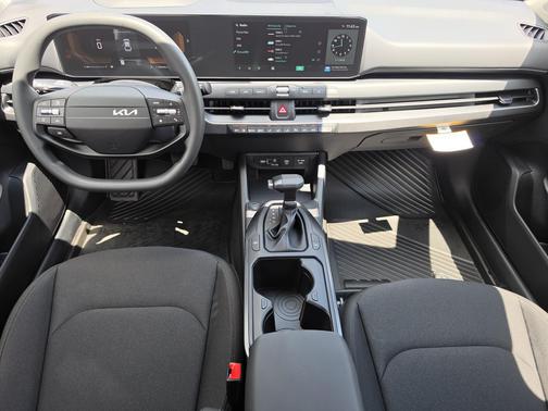 Aurora Black Pearl 2026 Kia K4 LXS