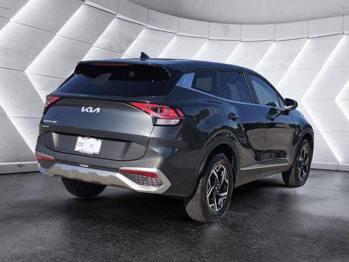 Gravity Gray 2024 Kia Sportage LX
