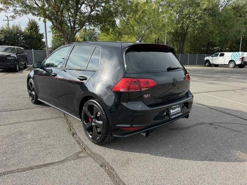 2017 Volkswagen Golf GTI SE 4-Door