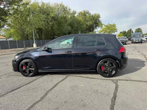 2017 Volkswagen Golf GTI SE 4-Door