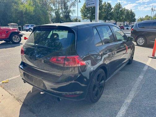 2017 Volkswagen Golf GTI SE 4-Door