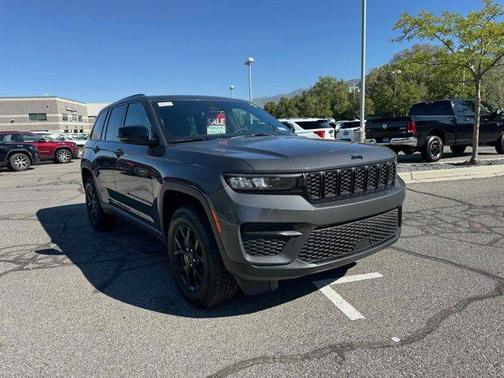 2025 Jeep Grand Cherokee Laredo