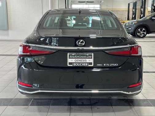 Photo 5 of 23 of 2021 Lexus ES 250 250
