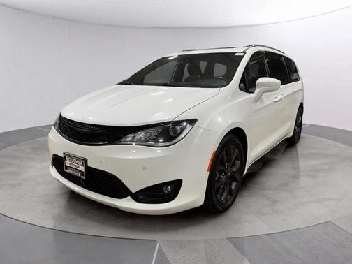 2020 Chrysler Pacifica Touring-L Plus