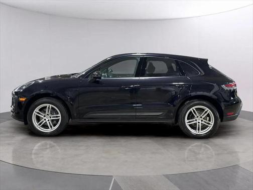 2022 Porsche Macan Base