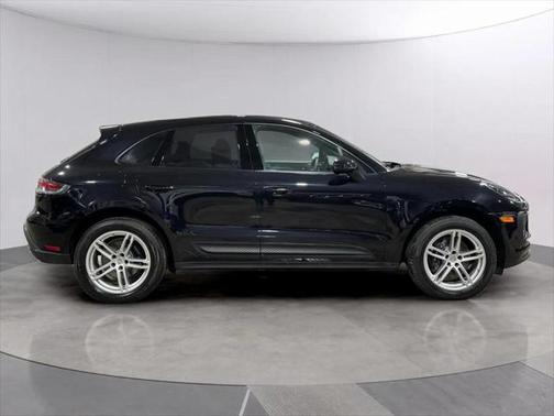2022 Porsche Macan Base