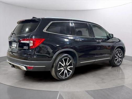 2019 Honda Pilot Touring 8-Passenger