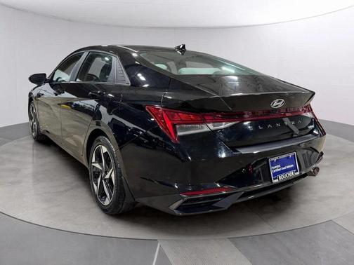 2022 Hyundai ELANTRA Limited