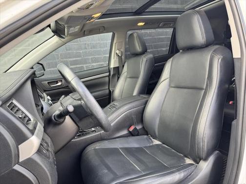 2019 Toyota Highlander Limited Platinum