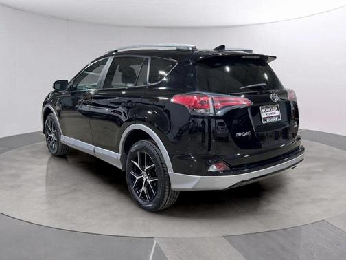 2017 Toyota RAV4 SE