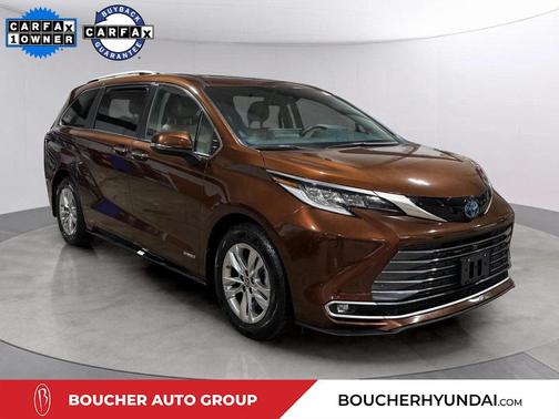 2021 Toyota Sienna XSE 7 Passenger