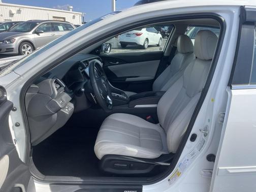 Photo 5 of 22 of 2019 Honda Insight Touring
