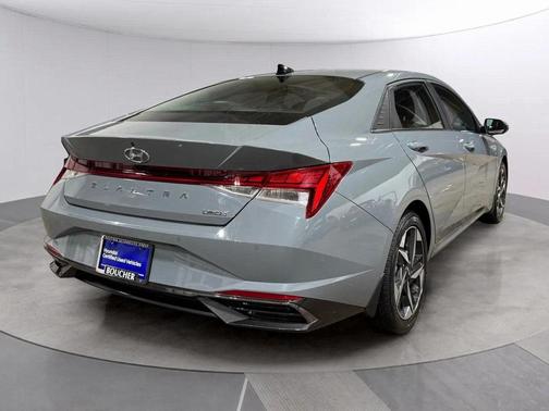 2022 Hyundai ELANTRA Limited