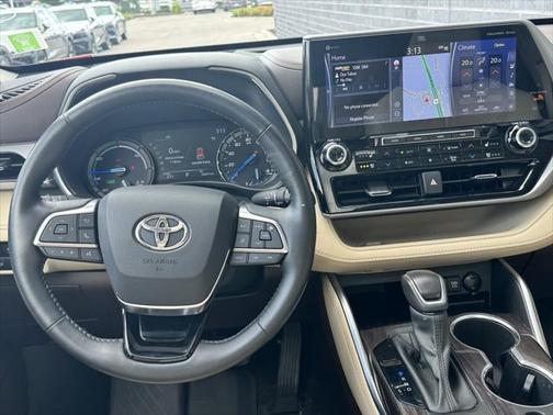 2021 Toyota Highlander Hybrid Platinum
