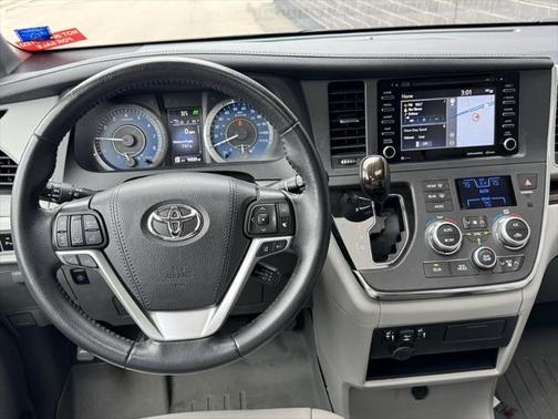 2019 Toyota Sienna XLE