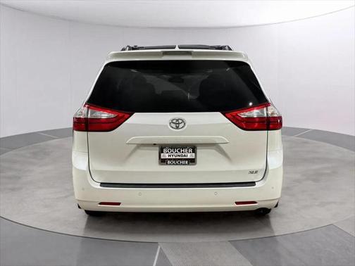 2019 Toyota Sienna XLE
