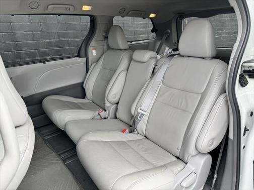 2019 Toyota Sienna XLE