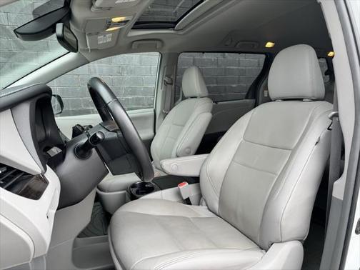 2019 Toyota Sienna XLE