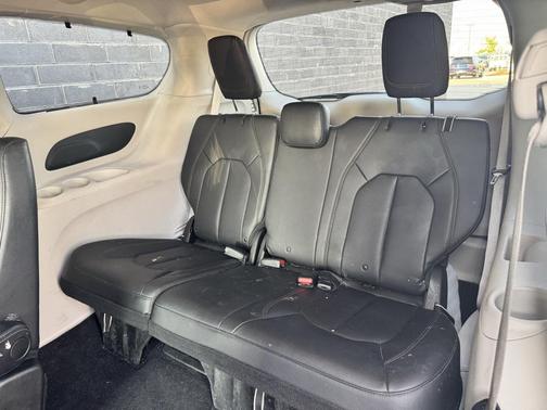 2018 Chrysler Pacifica Touring-L
