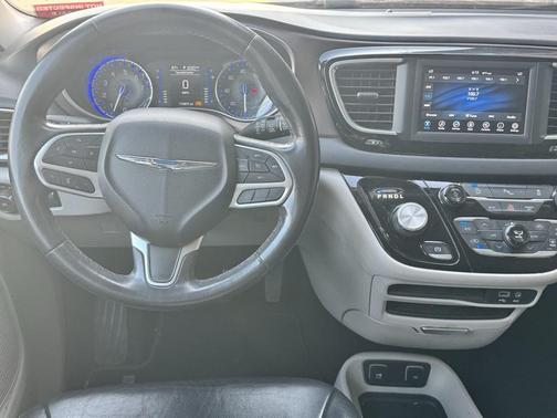 2018 Chrysler Pacifica Touring-L